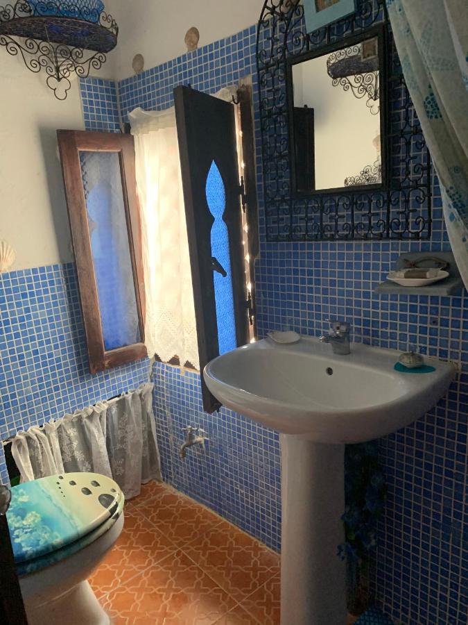 Hathor ,Casa Marroqui Con Dos Terrazas En La Medina Antigua , Ideal Parejas!! Wifi!! Асила Экстерьер фото