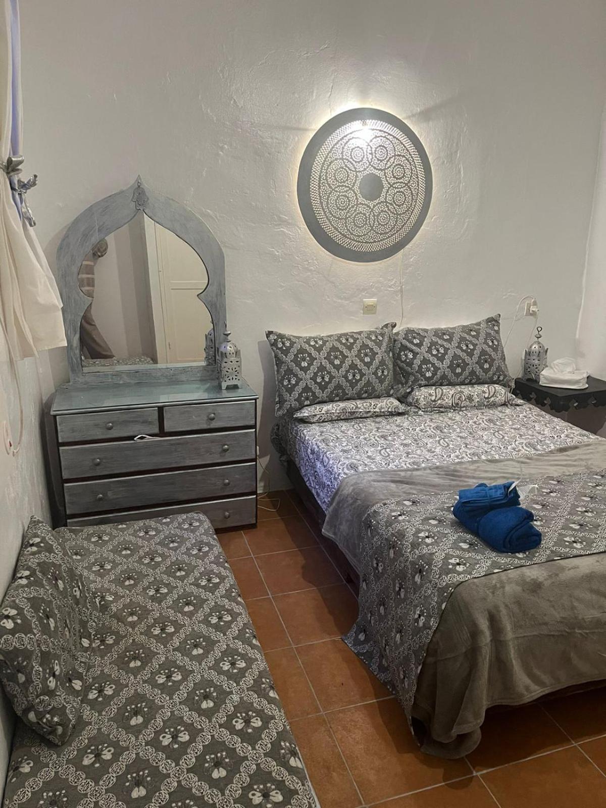 Hathor ,Casa Marroqui Con Dos Terrazas En La Medina Antigua , Ideal Parejas!! Wifi!! Асила Экстерьер фото